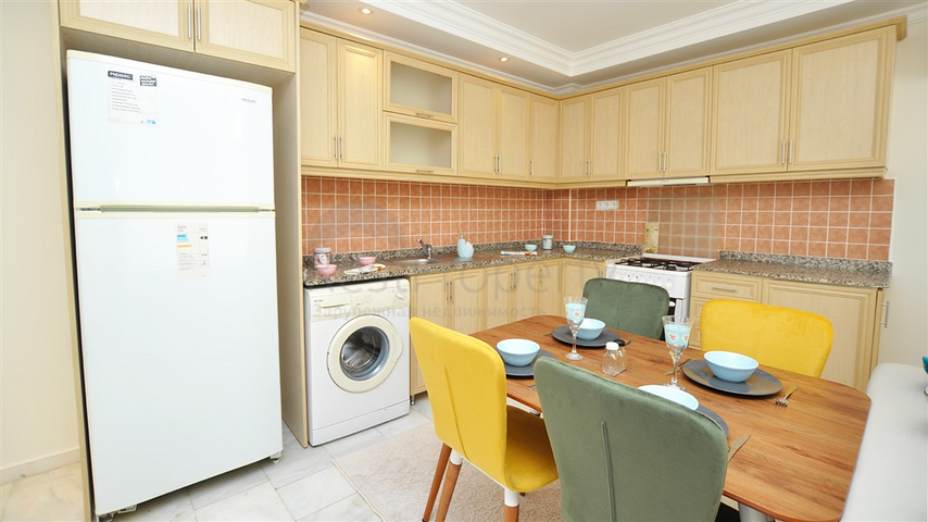 Трехкомнатная квартира с мебелью в жилом комплексе района Оба