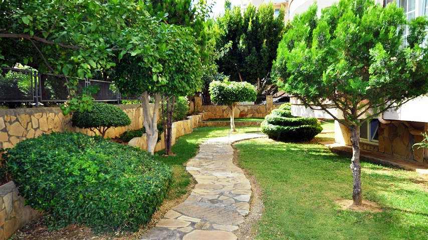 Трехкомнатная квартира с мебелью в жилом комплексе района Оба