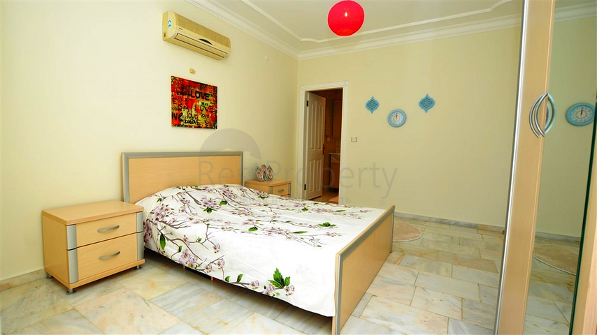 Трехкомнатная квартира с мебелью в жилом комплексе района Оба