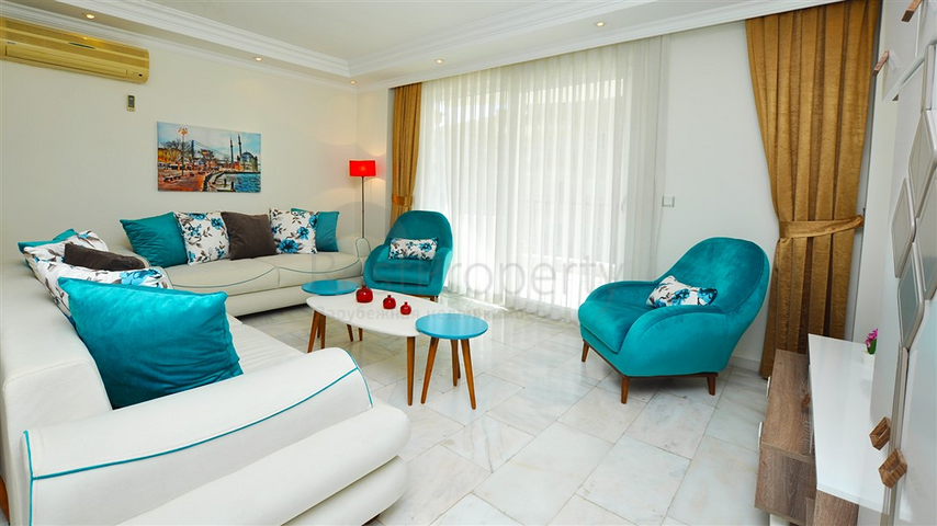 Трехкомнатная квартира с мебелью в жилом комплексе района Оба