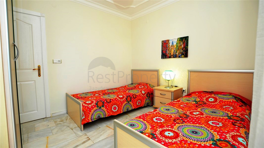 Трехкомнатная квартира с мебелью в жилом комплексе района Оба