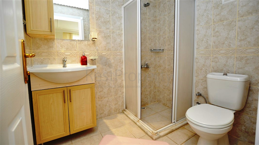 Трехкомнатная квартира с мебелью в жилом комплексе района Оба