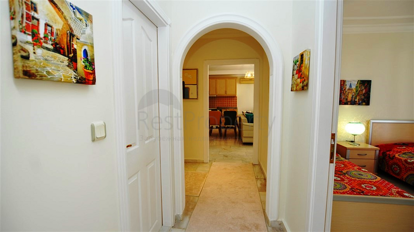 Трехкомнатная квартира с мебелью в жилом комплексе района Оба