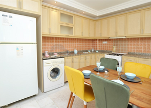 Трехкомнатная квартира с мебелью в жилом комплексе района Оба