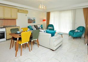 Трехкомнатная квартира с мебелью в жилом комплексе района Оба