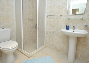 Трехкомнатная квартира с мебелью в жилом комплексе района Оба