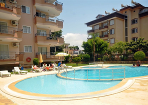 Трехкомнатная квартира с мебелью в жилом комплексе района Оба