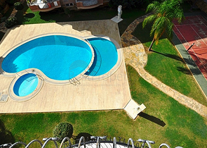 Трехкомнатная квартира с мебелью в жилом комплексе района Оба