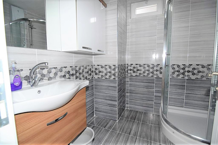 Просторная квартира с одной спальней в Махмутларе