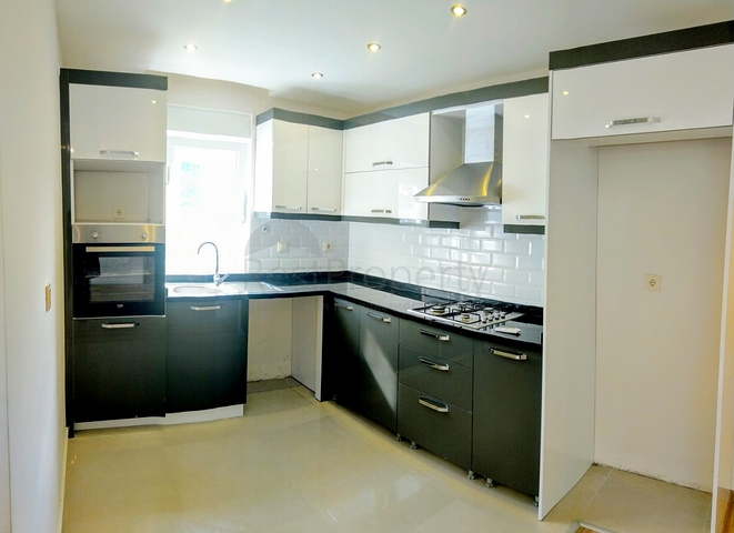 Квартира 2+1 в комплексе в Хурме Коньяалты рядом с парком