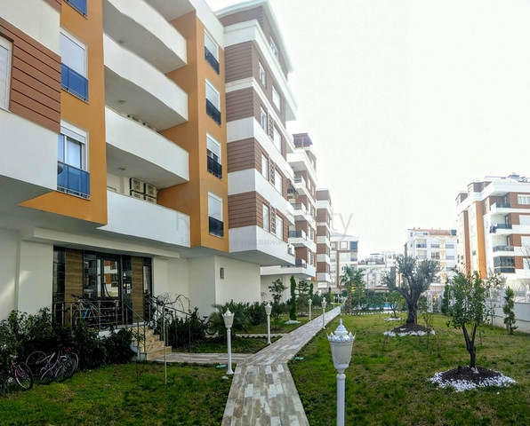 Квартира 2+1 в комплексе в Хурме Коньяалты рядом с парком