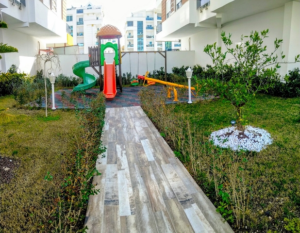 Квартира 2+1 в комплексе в Хурме Коньяалты рядом с парком