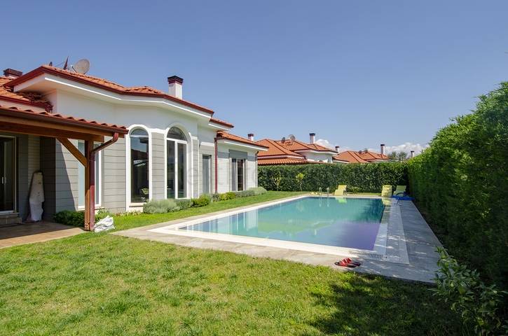 Элитная вилла 4+1 с мебелью в Дошемеальты Анталья