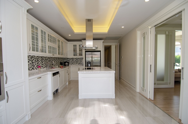 Элитная вилла 4+1 с мебелью в Дошемеальты Анталья