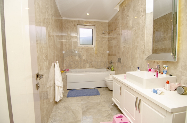 Элитная вилла 4+1 с мебелью в Дошемеальты Анталья