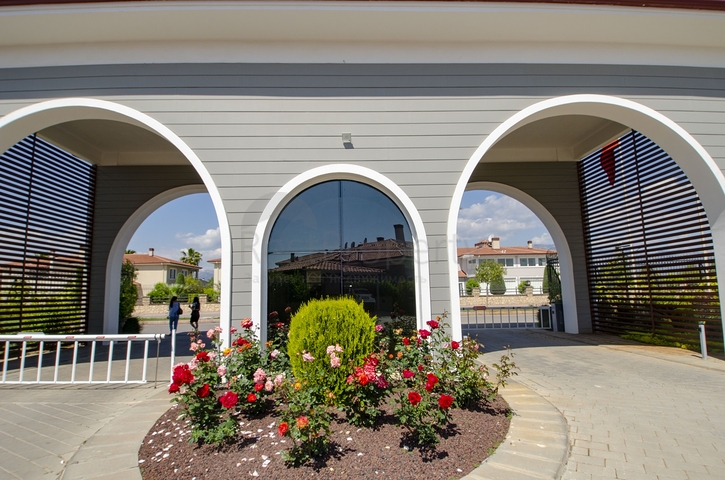 Элитная вилла 4+1 с мебелью в Дошемеальты Анталья