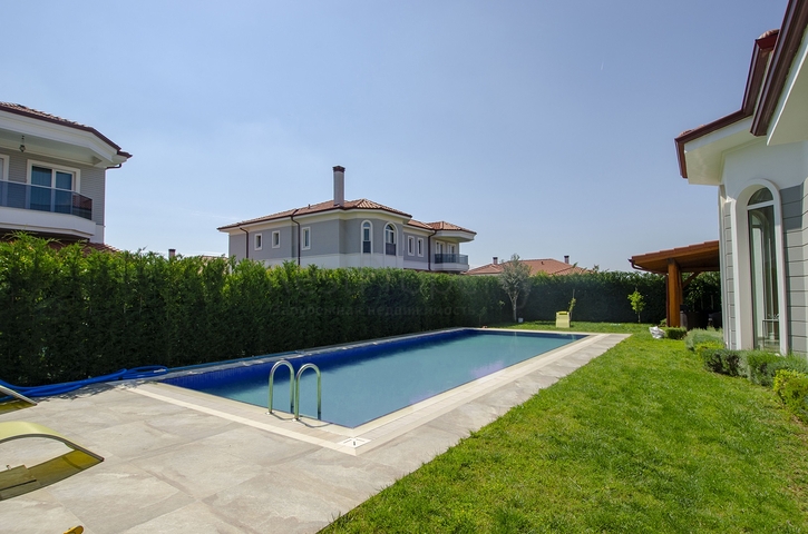 Элитная вилла 4+1 с мебелью в Дошемеальты Анталья