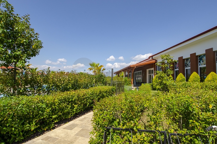 Элитная вилла 4+1 с мебелью в Дошемеальты Анталья