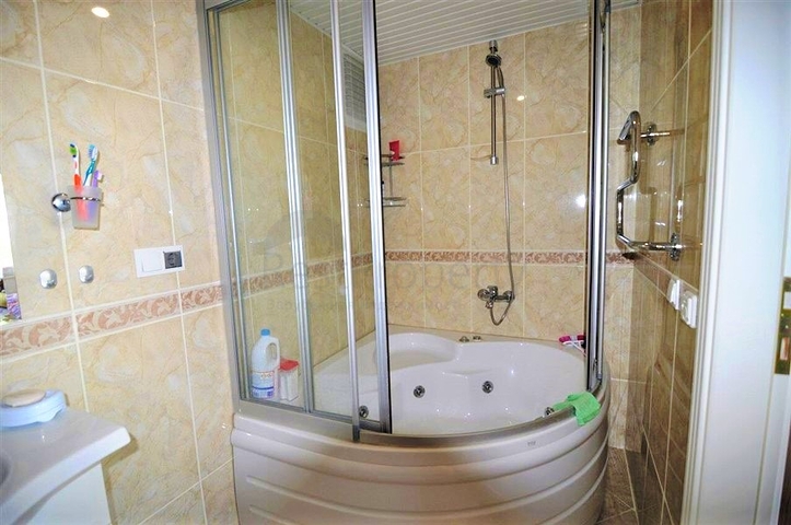 Квартира с тремя спальнями в районе Джикджилли