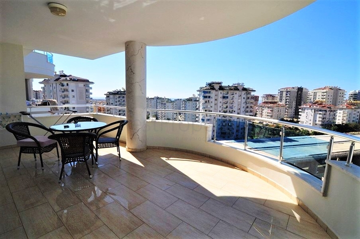 Квартира с тремя спальнями в районе Джикджилли