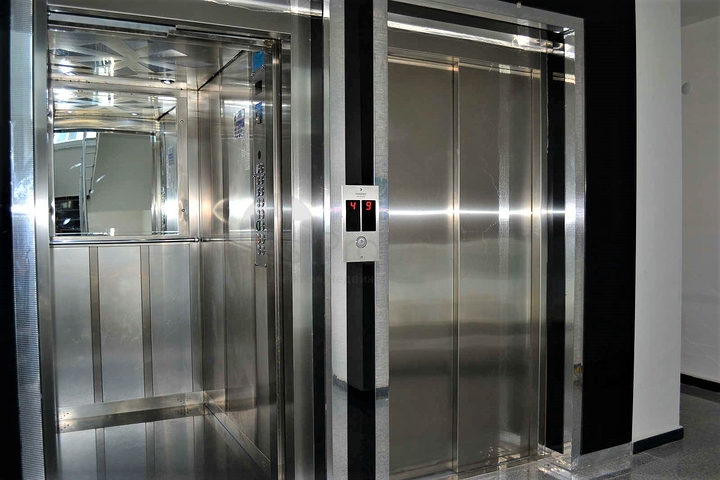 Четырехкомнатная квартира в шаговой доступности от моря