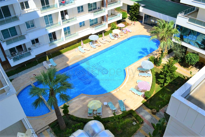 Четырехкомнатная квартира в шаговой доступности от моря