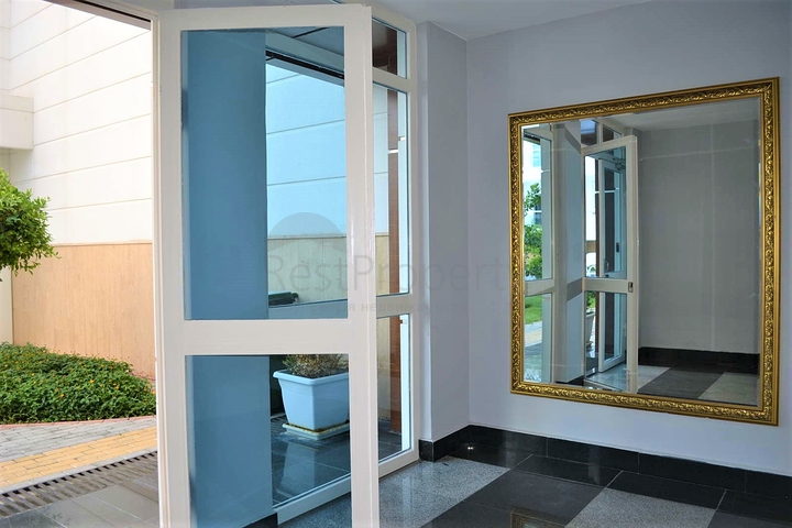 Четырехкомнатная квартира в шаговой доступности от моря