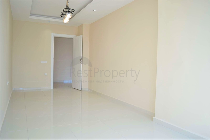 Четырехкомнатная квартира в шаговой доступности от моря