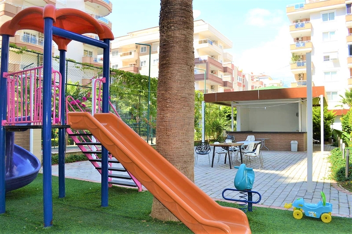 Четырехкомнатная квартира в шаговой доступности от моря