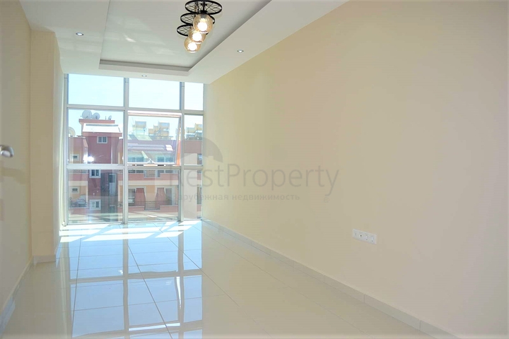 Четырехкомнатная квартира в шаговой доступности от моря