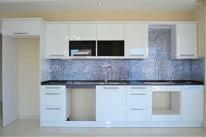 Четырехкомнатная квартира в шаговой доступности от моря