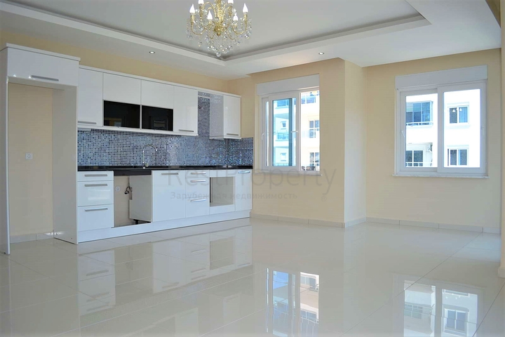 Четырехкомнатная квартира в шаговой доступности от моря