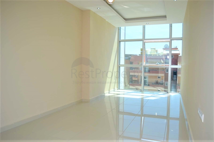 Четырехкомнатная квартира в шаговой доступности от моря