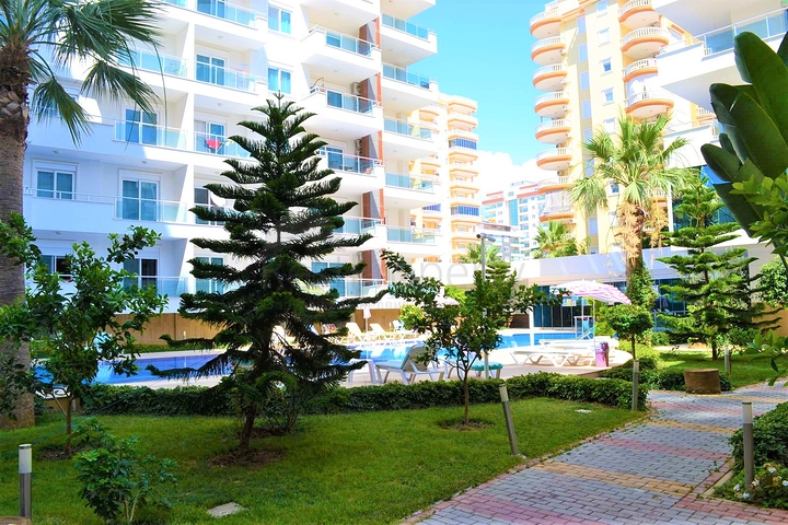 Четырехкомнатная квартира в шаговой доступности от моря