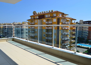 Четырехкомнатная квартира в шаговой доступности от моря