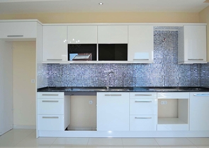 Четырехкомнатная квартира в шаговой доступности от моря