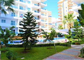 Четырехкомнатная квартира в шаговой доступности от моря