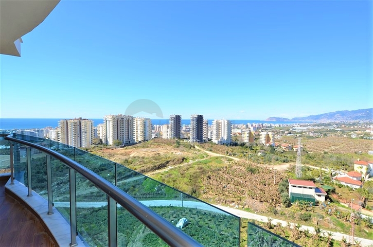 Двухкомнатная квартира с видом на море в Махмутларе