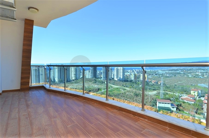 Двухкомнатная квартира с видом на море в Махмутларе