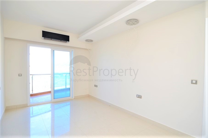 Двухкомнатная квартира с видом на море в Махмутларе