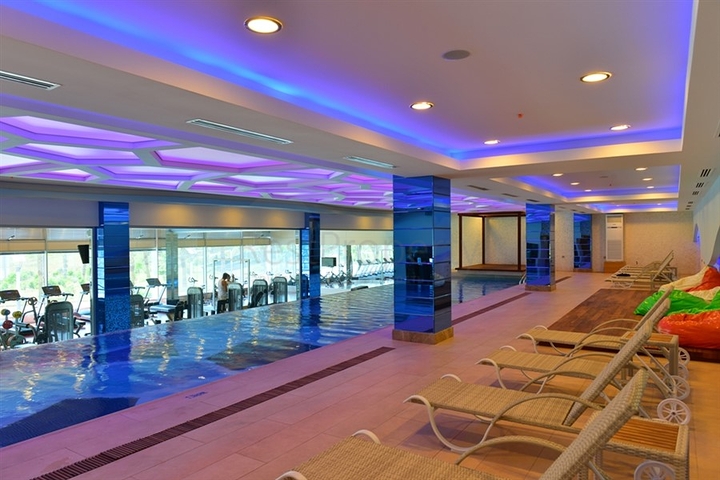 Двухкомнатная квартира с видом на море в Махмутларе