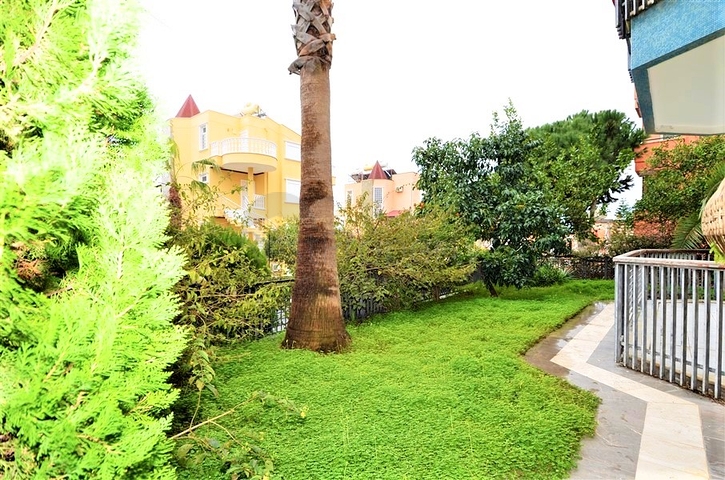 Большая вилла в шаговой доступности от моря в Кестеле