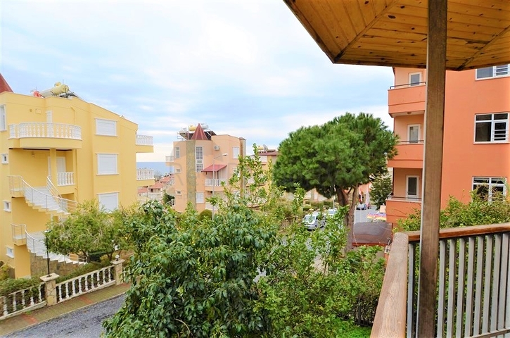 Большая вилла в шаговой доступности от моря в Кестеле