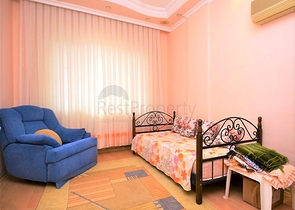 Большая вилла в шаговой доступности от моря в Кестеле