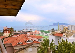 Большая вилла в шаговой доступности от моря в Кестеле