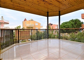 Большая вилла в шаговой доступности от моря в Кестеле