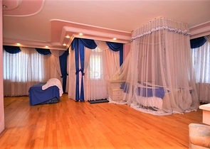 Большая вилла в шаговой доступности от моря в Кестеле