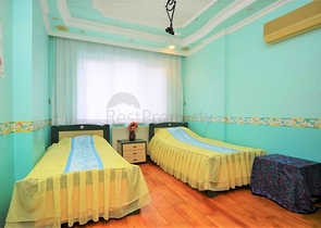 Большая вилла в шаговой доступности от моря в Кестеле