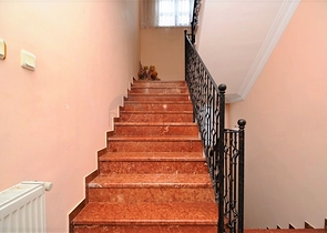 Большая вилла в шаговой доступности от моря в Кестеле