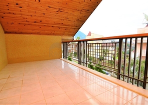 Большая вилла в шаговой доступности от моря в Кестеле